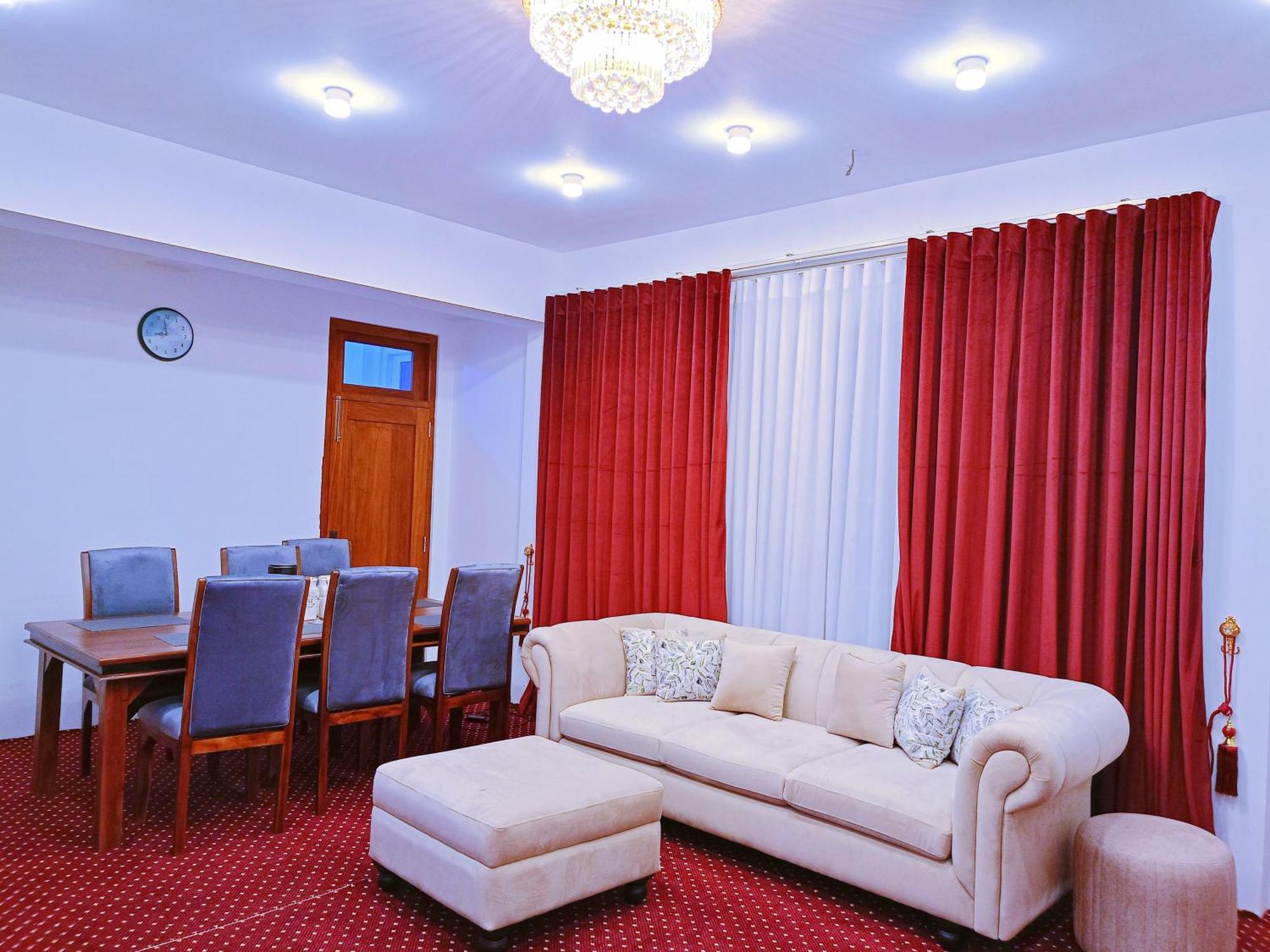 Golden Mist Hotel นูวาราเอลิยา ภายนอก รูปภาพ
