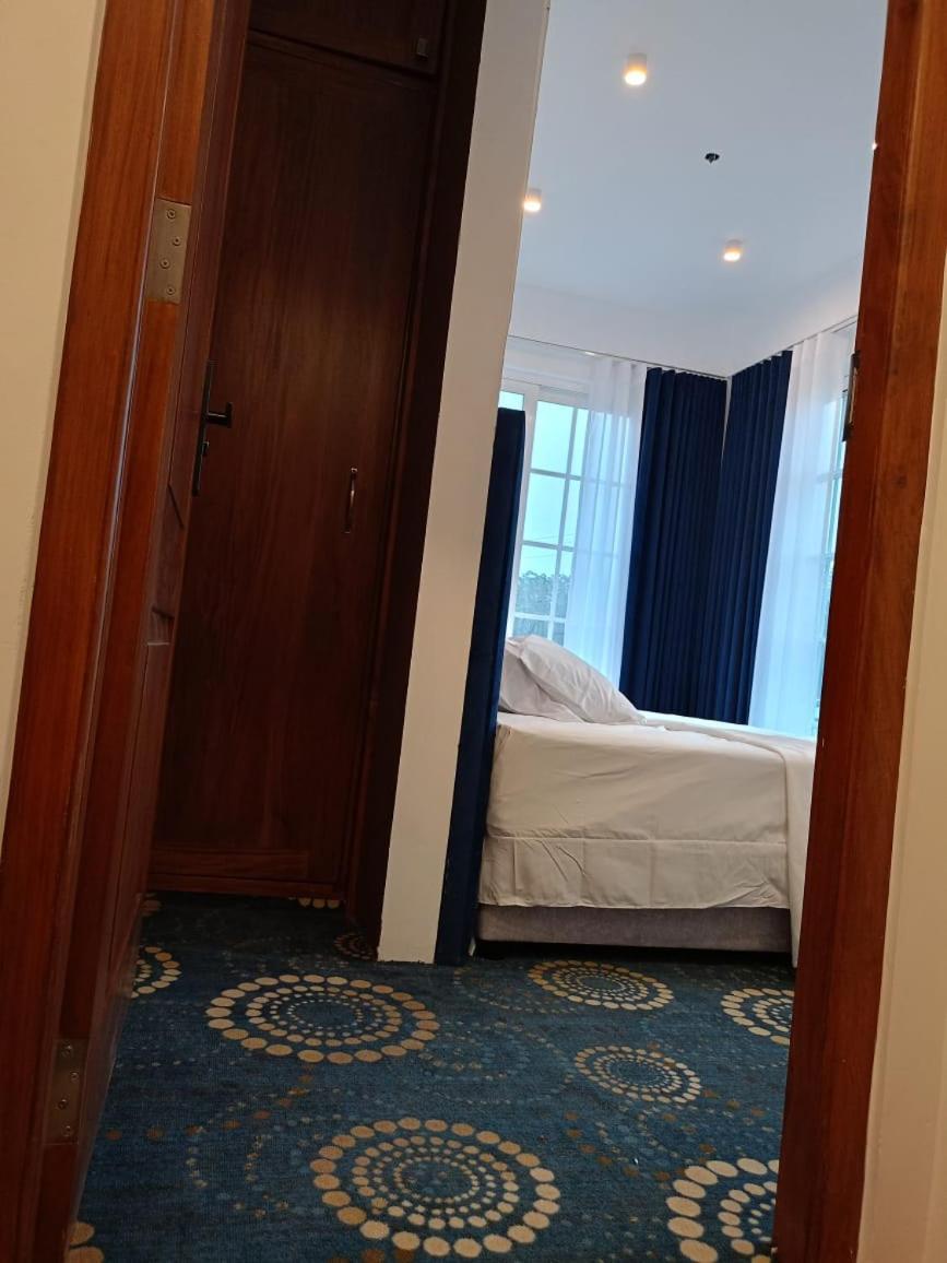 Golden Mist Hotel นูวาราเอลิยา ภายนอก รูปภาพ