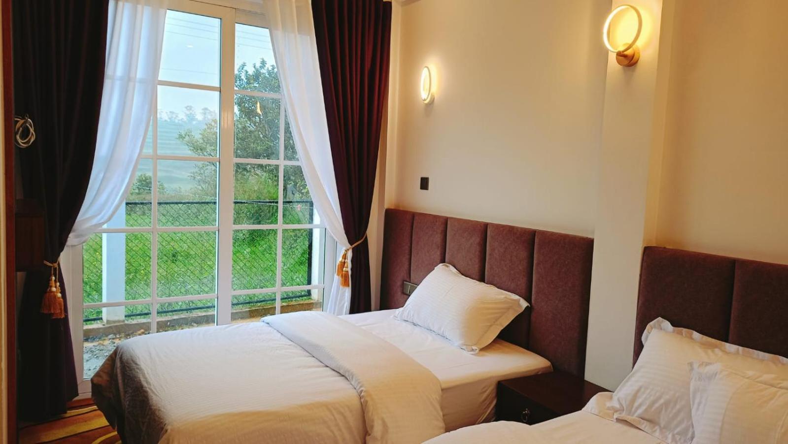 Golden Mist Hotel นูวาราเอลิยา ภายนอก รูปภาพ